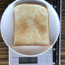 焼けた食パン1枚（8枚切） 42g