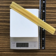 茹でる前のスパゲッテ 21g