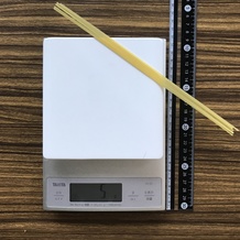 茹でる前のスパゲッテ 5g