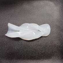 お煮しめ用にねじった14gの蒟蒻