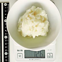 マッシュポテト20gをお湯と混ぜる