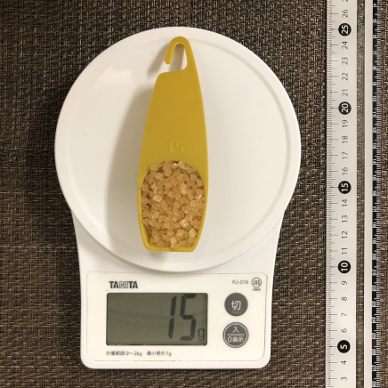 大さじ1杯の中ざら糖15g