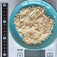 小皿に広げた10g