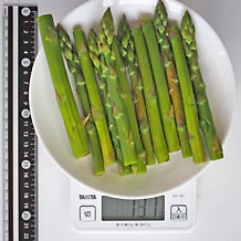 茹でたアスパラガス6本分