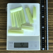 セロリ 72g