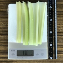 セロリ 136g