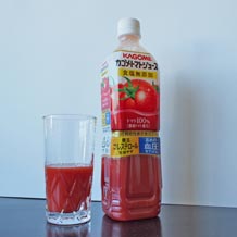 グラス100mlのトマトジュース
