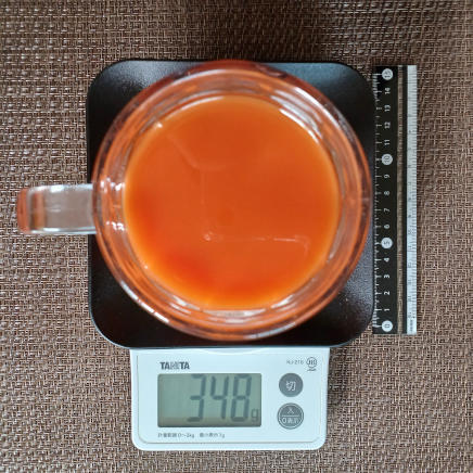 390mlのジョッキ1杯の人参ジュース 348g