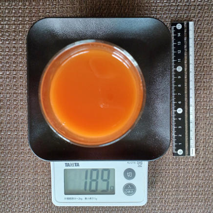 240mlのグラス1杯のにんじんジュース 189g