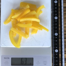 黄ピーマン (細く切った) 63g