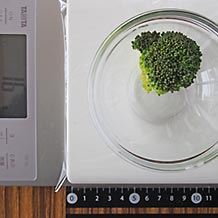 ブロッコリ1房(中)の上面