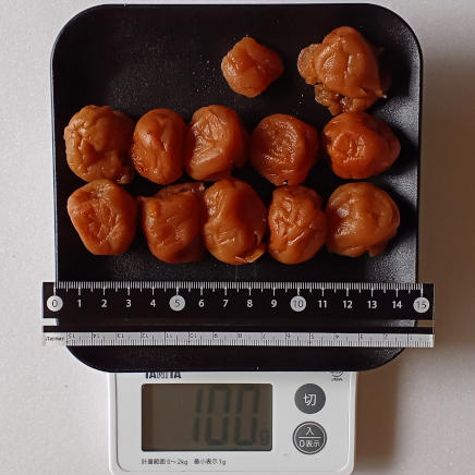 100gの調味梅干