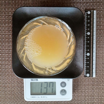 225mlのグラス1杯分のパイナップルジュース 137g