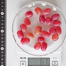 クリムゾン種無し皮つき1房(小)の可食部