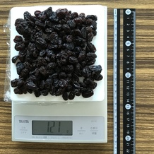 200ml分のレイズン 121g (広げた)