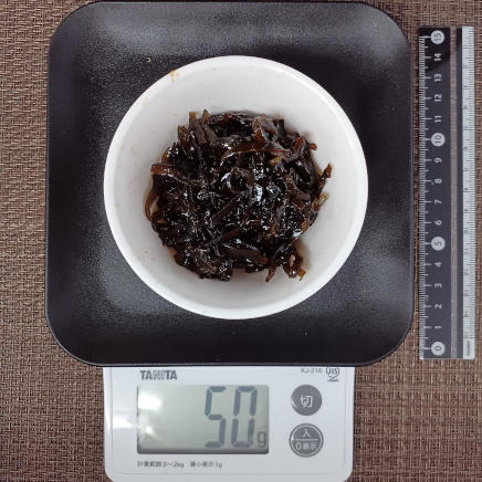 小鉢に入れた昆布の佃煮 50g
