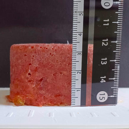 コンビーフ82gの厚さ約3.5㎝