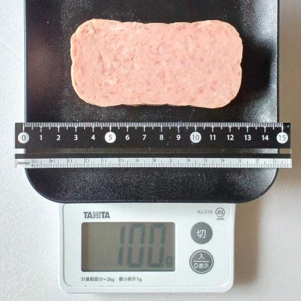 1枚100gのランチョンミート