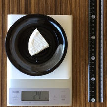 カマンベールチーズ (1パックの4分の1) 24g