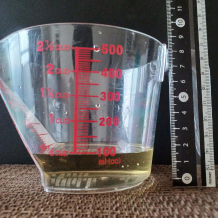 横から見た100ｇのみりん（85.5ml）