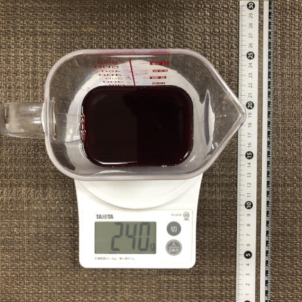 計量カップ250ml(ワイングラス2杯分)のスイートワイン