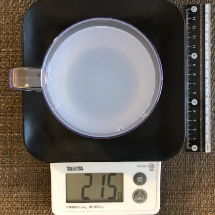 285mlのカップ1杯のスポーツドリンク 215g