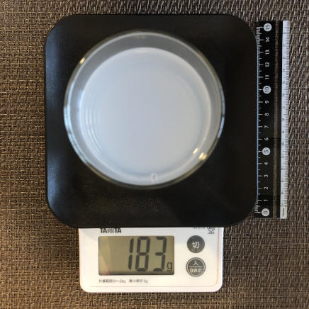 240mlのグラス1杯のスポーツドリンク 183g