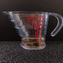 横から見た小匙1(5g)の米酢