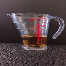 横から見た大匙1(15g)の米酢