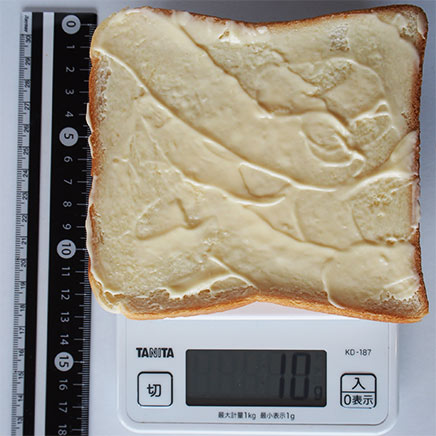 トーストに塗ったマヨネーズ