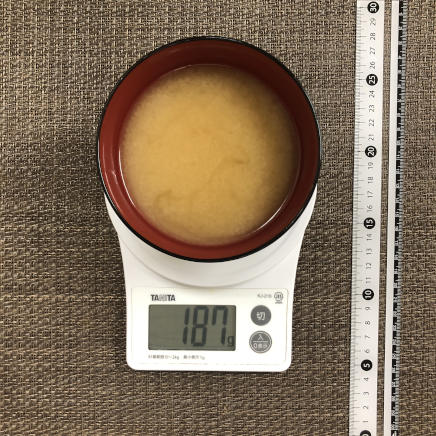 ペーストタイプのインスタント味噌汁で作った1人前の味噌汁