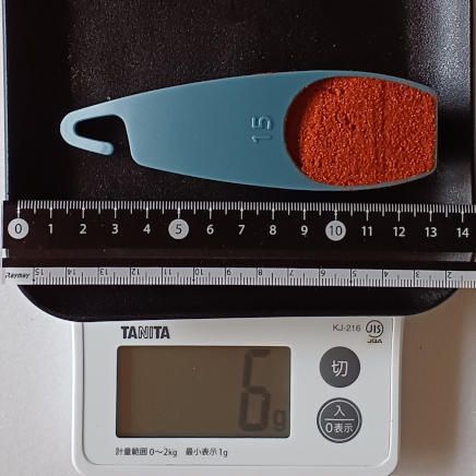 チリパウダー大さじ1杯の重さは6g