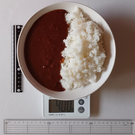 ご飯200gと200gのレトルトカレー