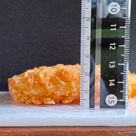 1個62gのポテトコロッケ(厚さ約2.5㎝)