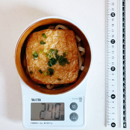 汁椀（小）1杯分のきつねうどん