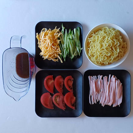 1人前の冷やし中華の材料