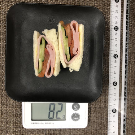 ロースハム・きゅうり・トマトのサンドイッチ82g分