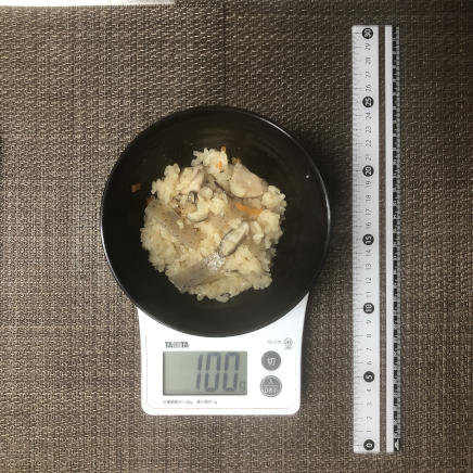 丼ぶり1杯100gの炊き込みご飯