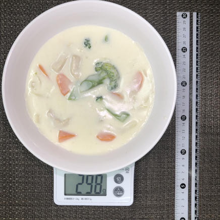 大皿1杯・1人前298gのクリームシチュー