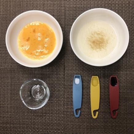 蒸し椀1杯・1人前の茶碗蒸しに使った材料（卵・かつお昆布だし・みりん・塩・醤油・日本酒）