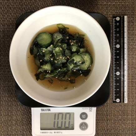 中皿1杯のきゅうりとわかめの酢の物 100g