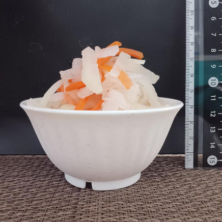 小鉢に多めに盛付けたなます(横から)