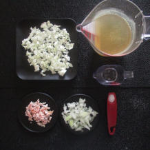 コンソメスープの材料