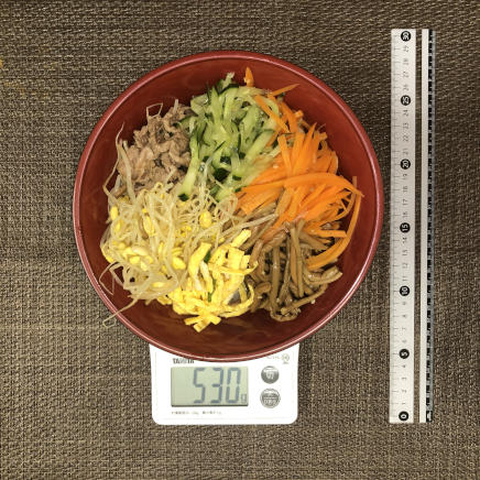 大きい丼ぶり1杯530gのビビンバ