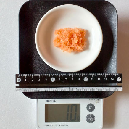 小皿にのせた10gのもみじおろし