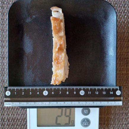 1/8本(左から4本目)の鶏の照り焼き 29g