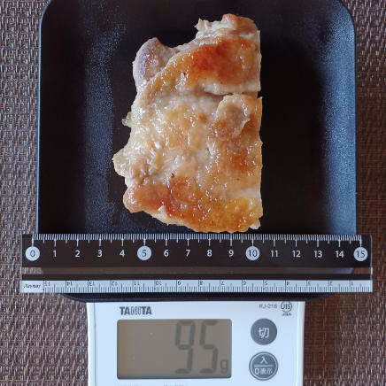 1/2枚の鶏の照り焼き(左側) 95g