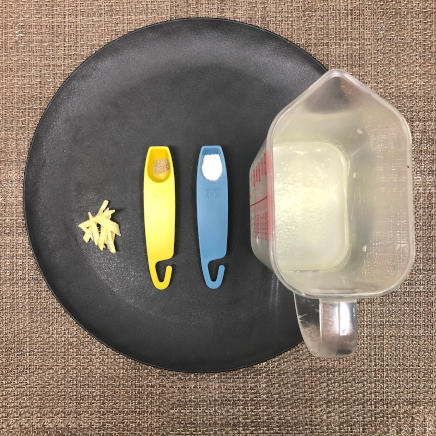 一人前のわかめスープに使用した調味料生姜・塩・胡椒・鶏がらスープ