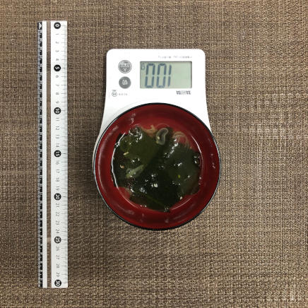 100gのわかめスープ