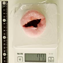 いちご大福から苺を取る